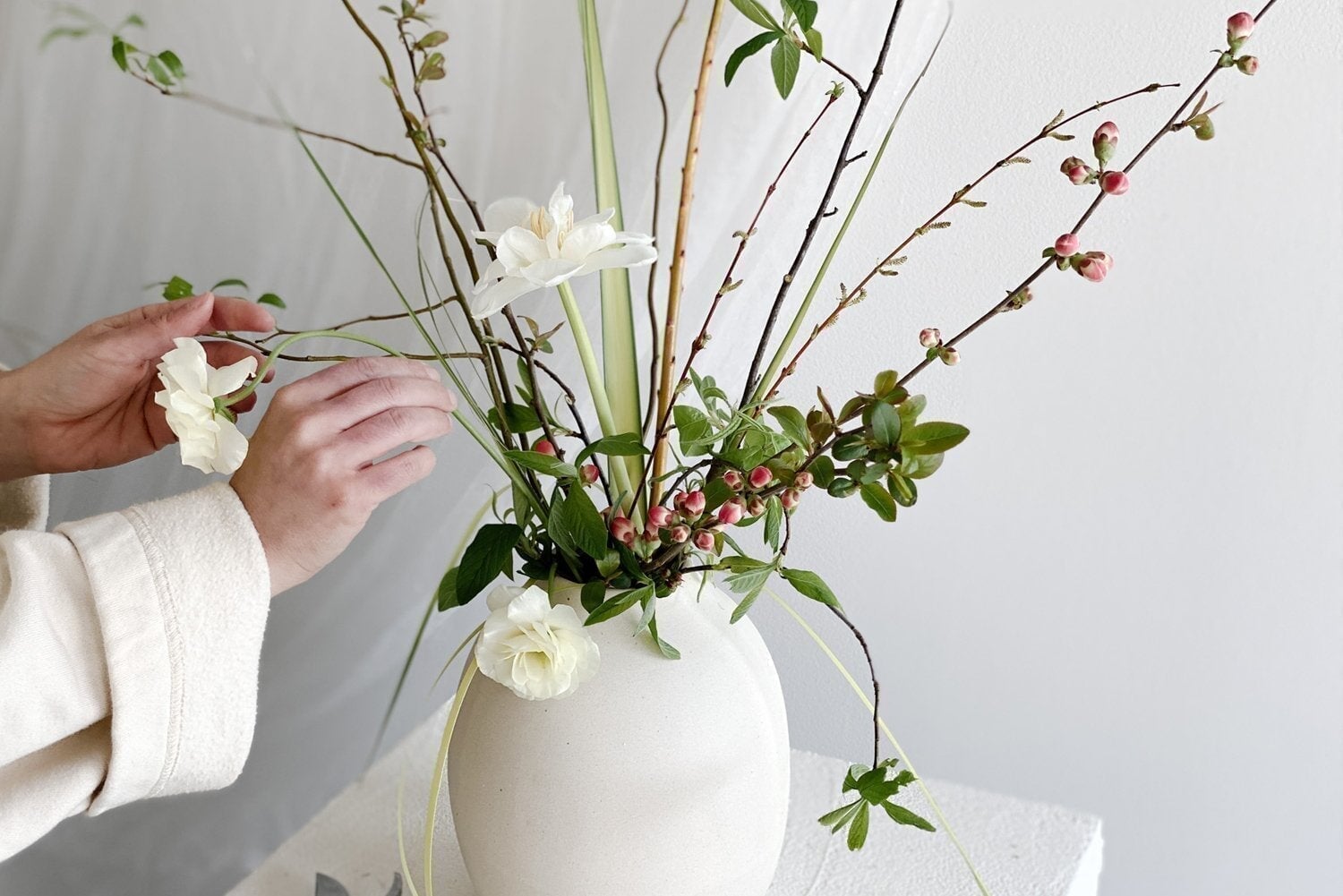 IN PRACTICE:
THE ART OF CREATING A WILD FORAGED BOUQUET  - Obakki
