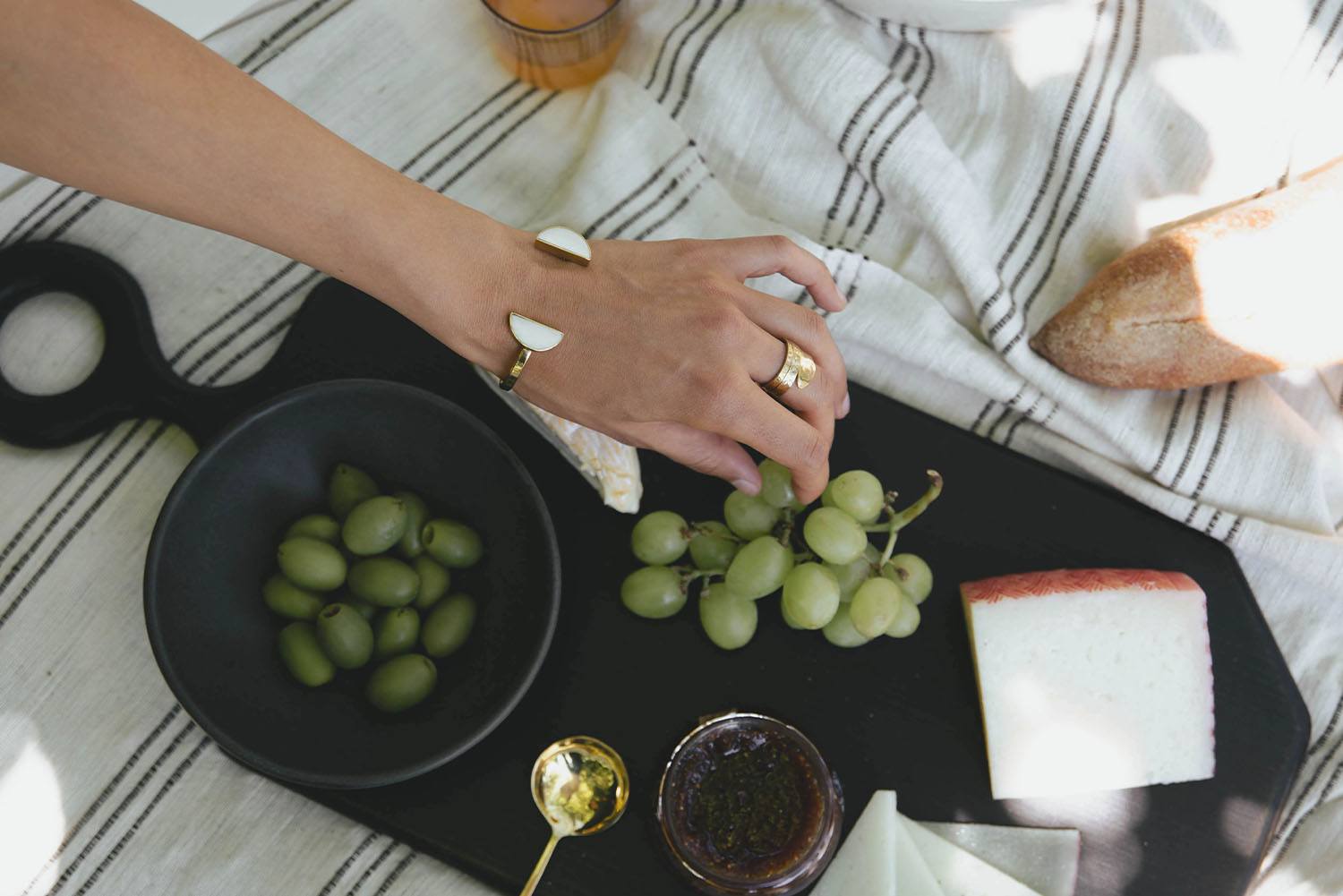 THE CHIC PICNIC: WHERE SUMMER MEETS SUSTAINABLE STYLE - Obakki