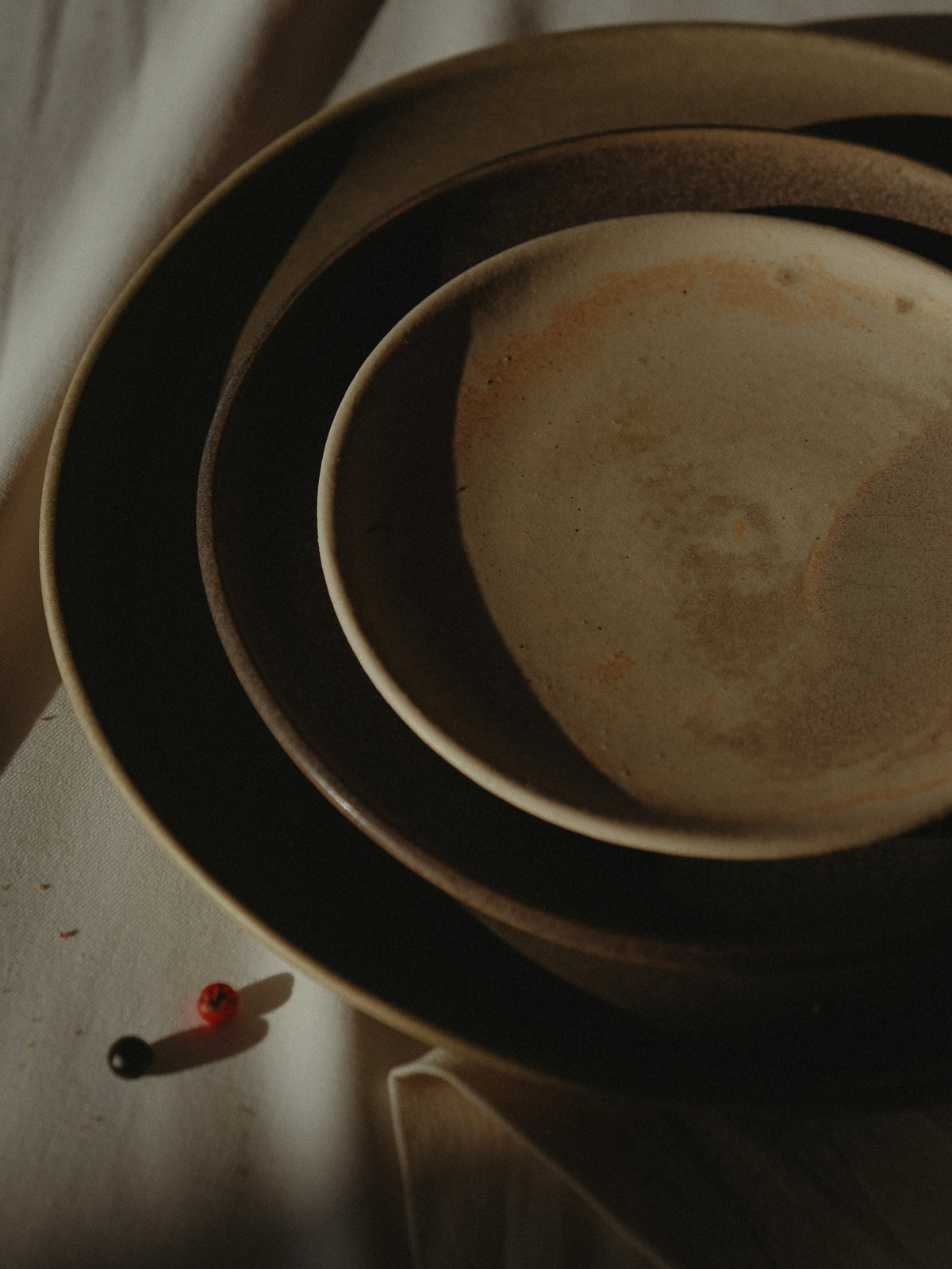 <p><em>HANDMADE</em> TABLEWARE</p>