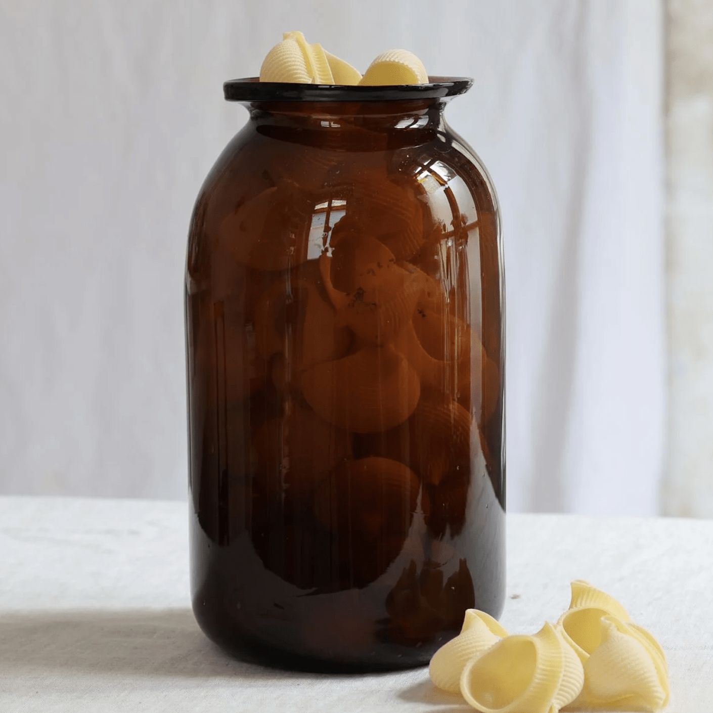 Large Pharmacy Vase | Dark Brown_La Soufflierie_201-71-2060-174Dark BrownOS | Obakki