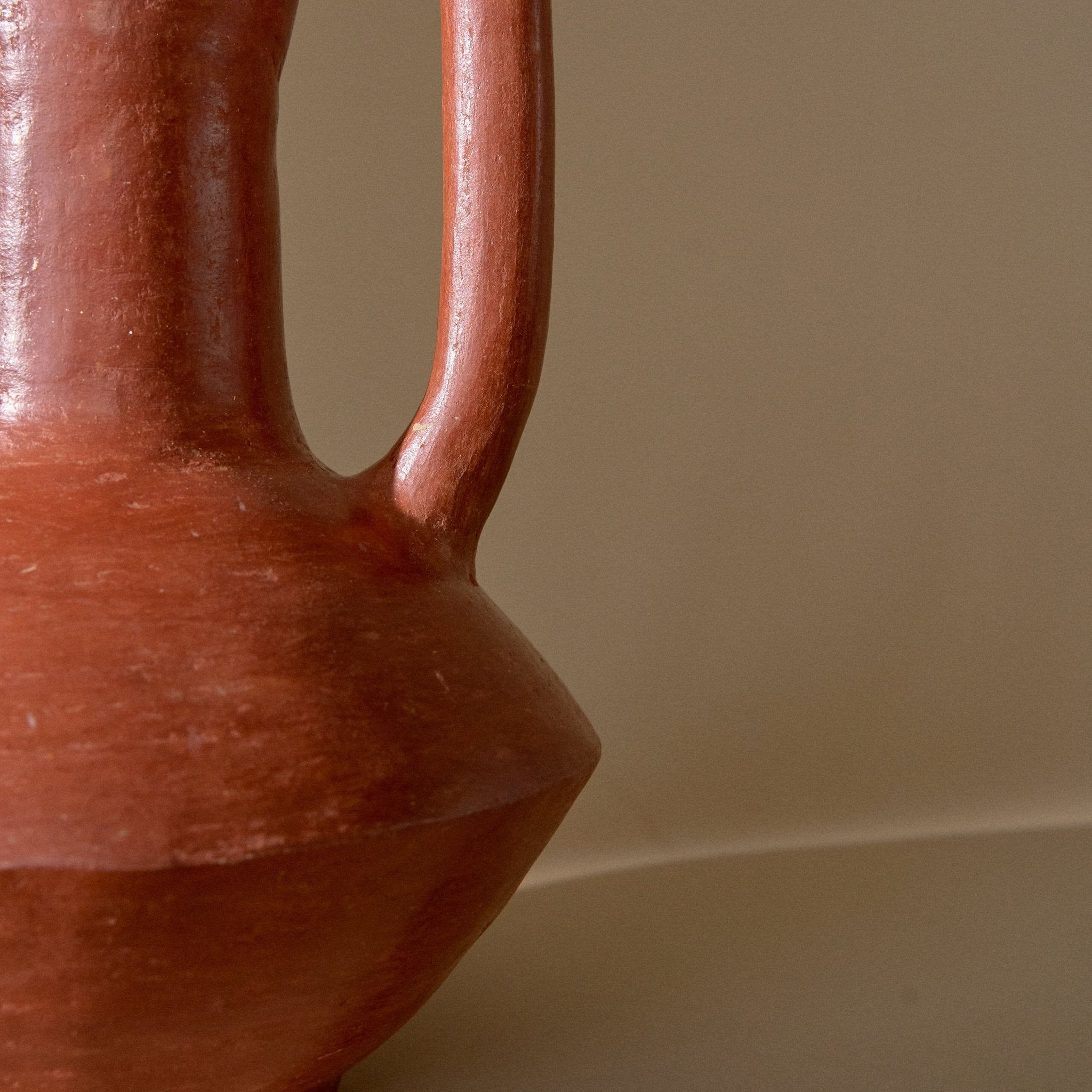 Arms Clay Vase 05 | Small_RRRES_201-74-1811.1-181OnyxOS | Obakki
