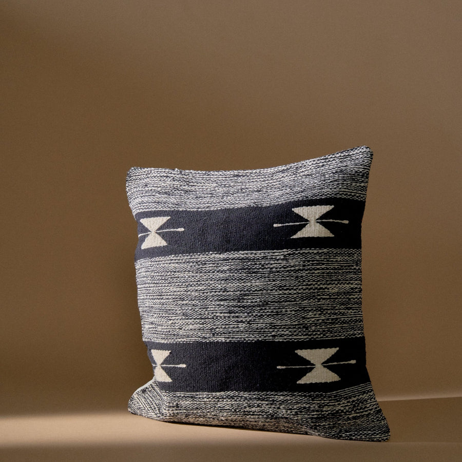 Brushed Wool Cushion Cover | Estatica_Artisans of Teotitlán_201-64-1721-079Black/IvoryOS | Obakki