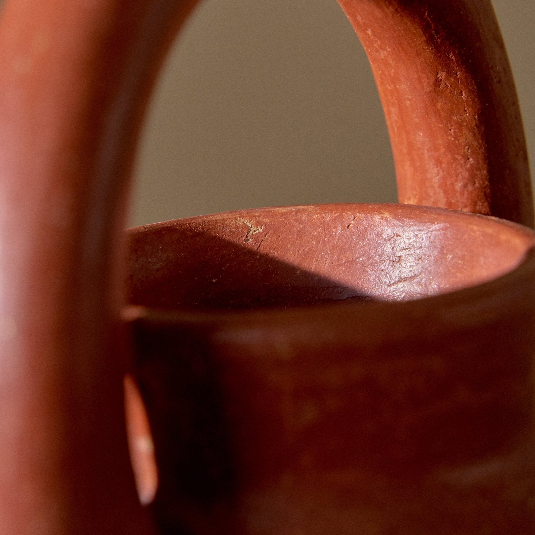 Contradictory Clay Vase 02 | Medium_RRRES_201-74-1813.2-181Red ClayOS | Obakki