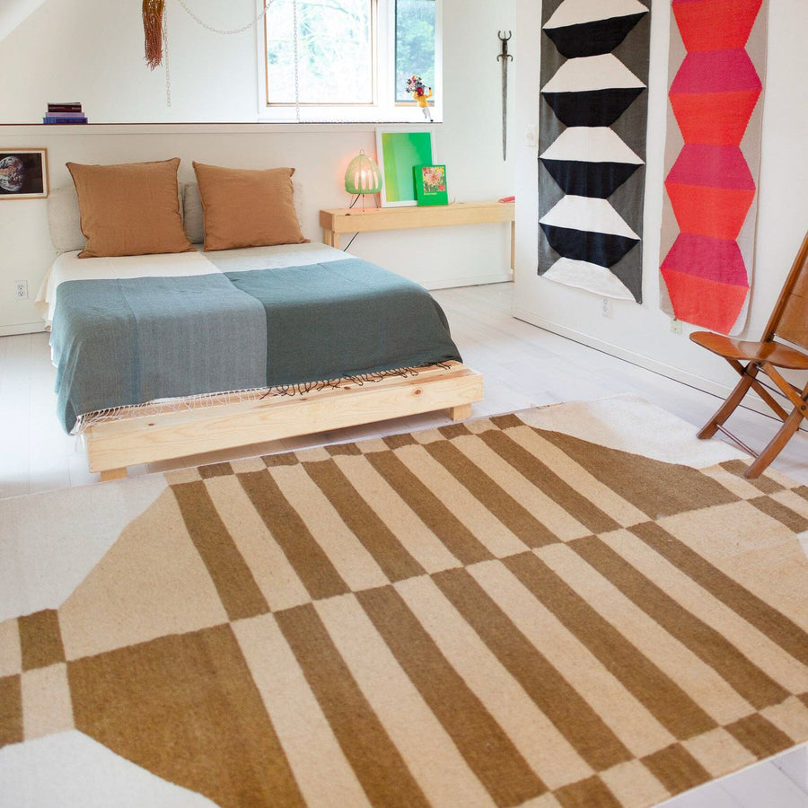 Division 02 | Handwoven Wool Rug_RRRES_201-64-1794.2-181Division 023.28' x 4.92' | Obakki