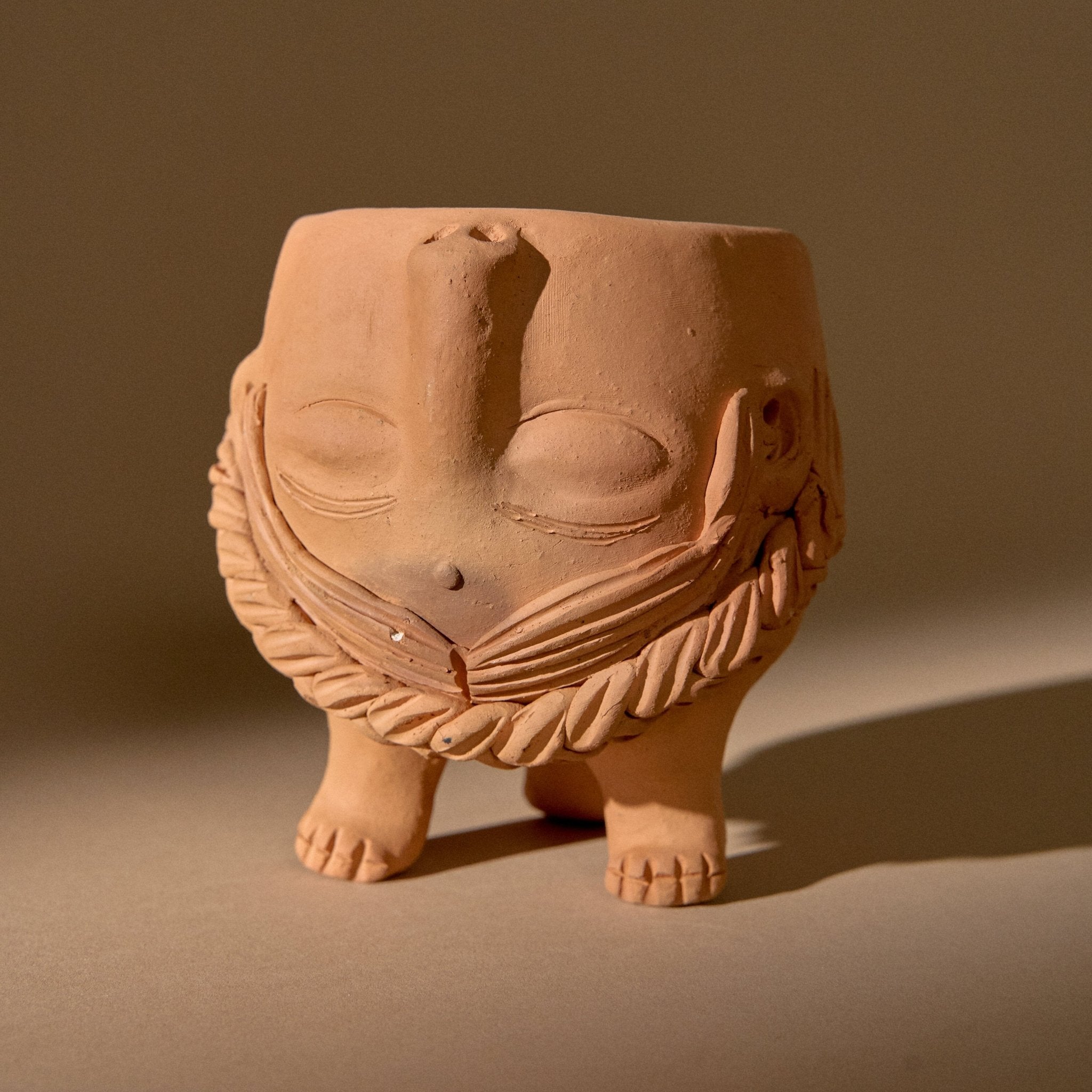 Footed Terracotta Planter | Female_Jose Garcia_201-72-1463-167CLAYM | Obakki