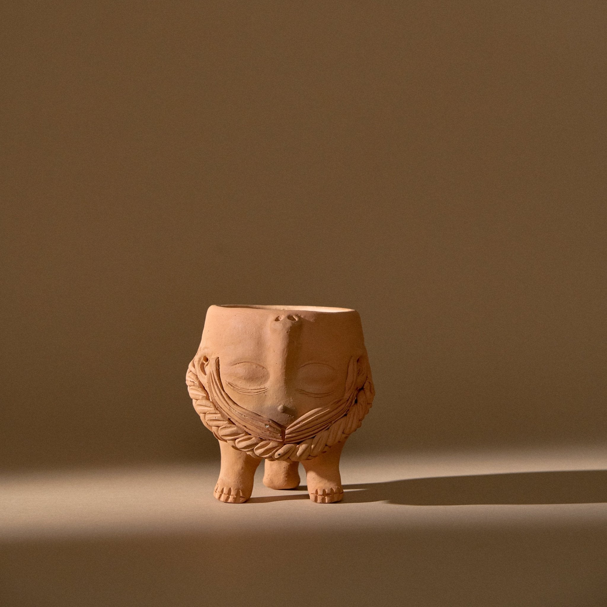 Footed Terracotta Planter | Female_Jose Garcia_201-72-1463-167CLAYM | Obakki