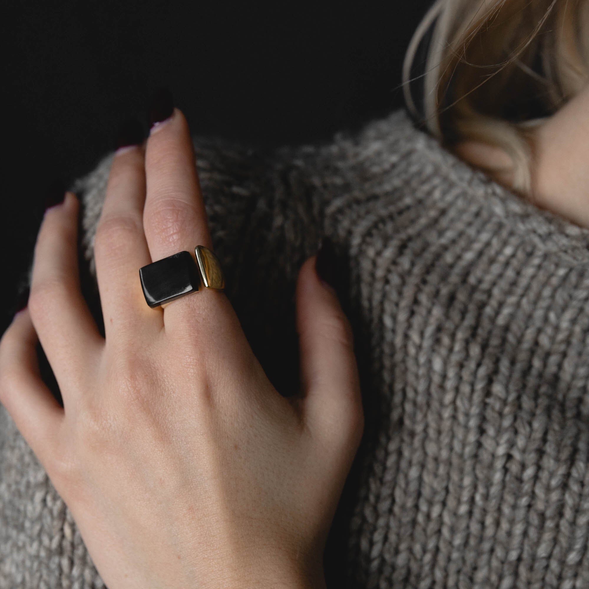 Modernist Signet Ring - Ring by Sylvester | Obakki