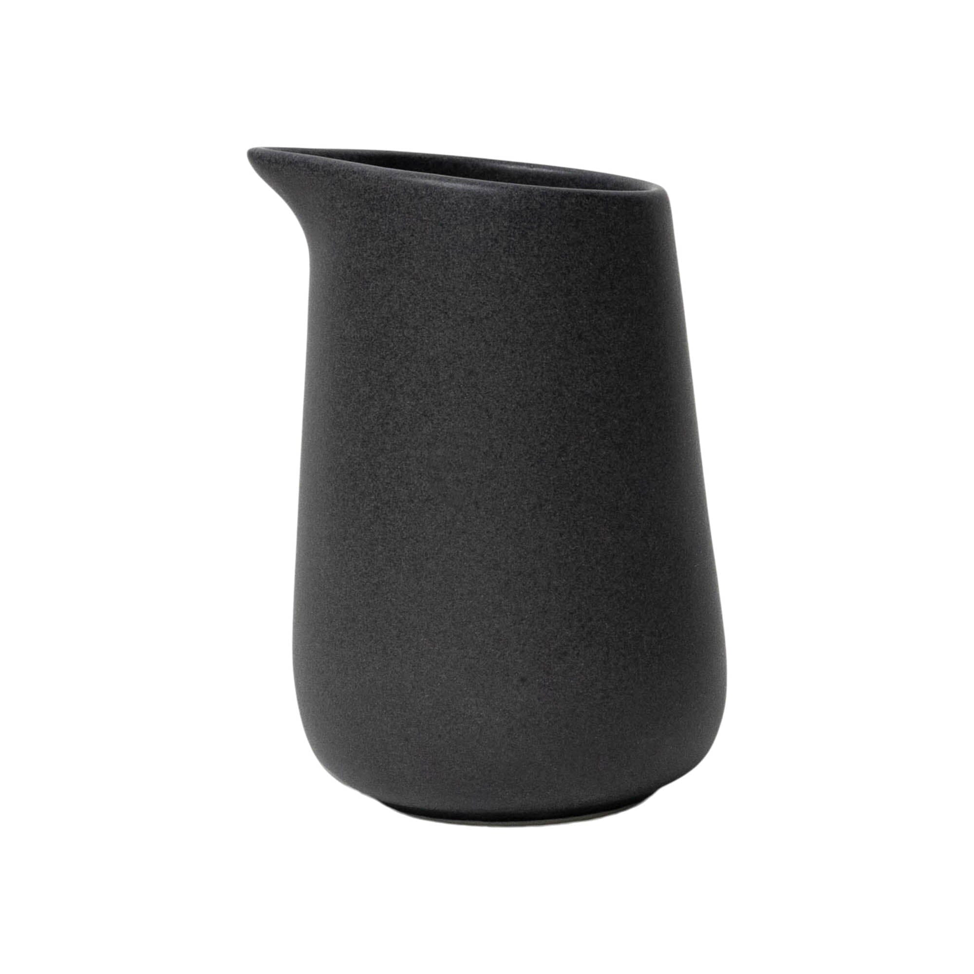 Jarrita Pitcher Drinkware Black 