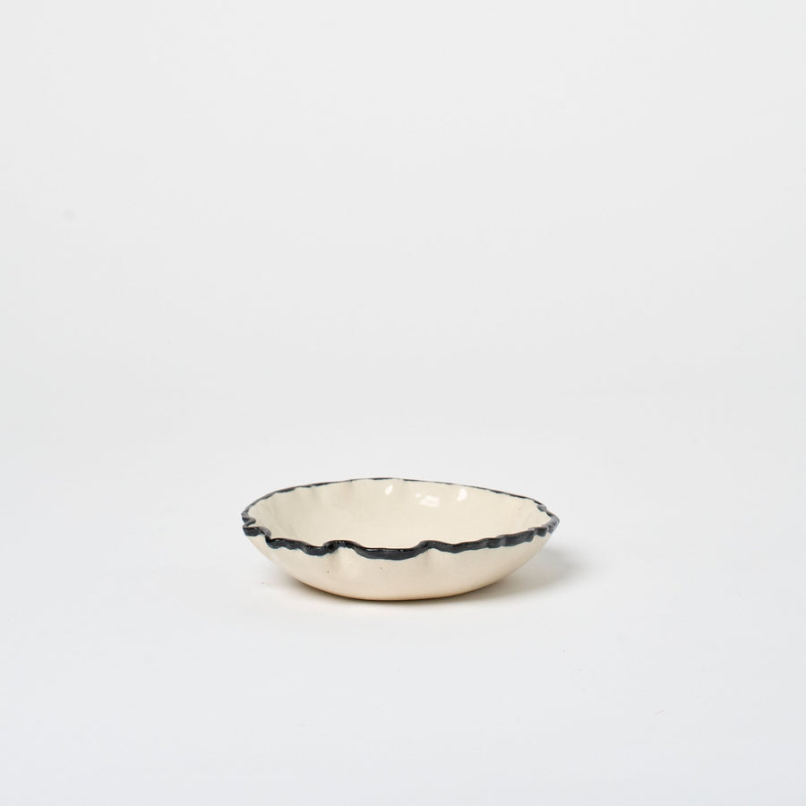 Ruffle Snack Bowl_Nathalee Paolinelli_201-72-2065-137BLKRINGOS | Obakki