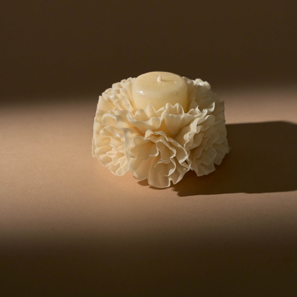 Small Skirted Candle | Ivory_Casa Viviana_201-41-1075-166IvoryOS | Obakki