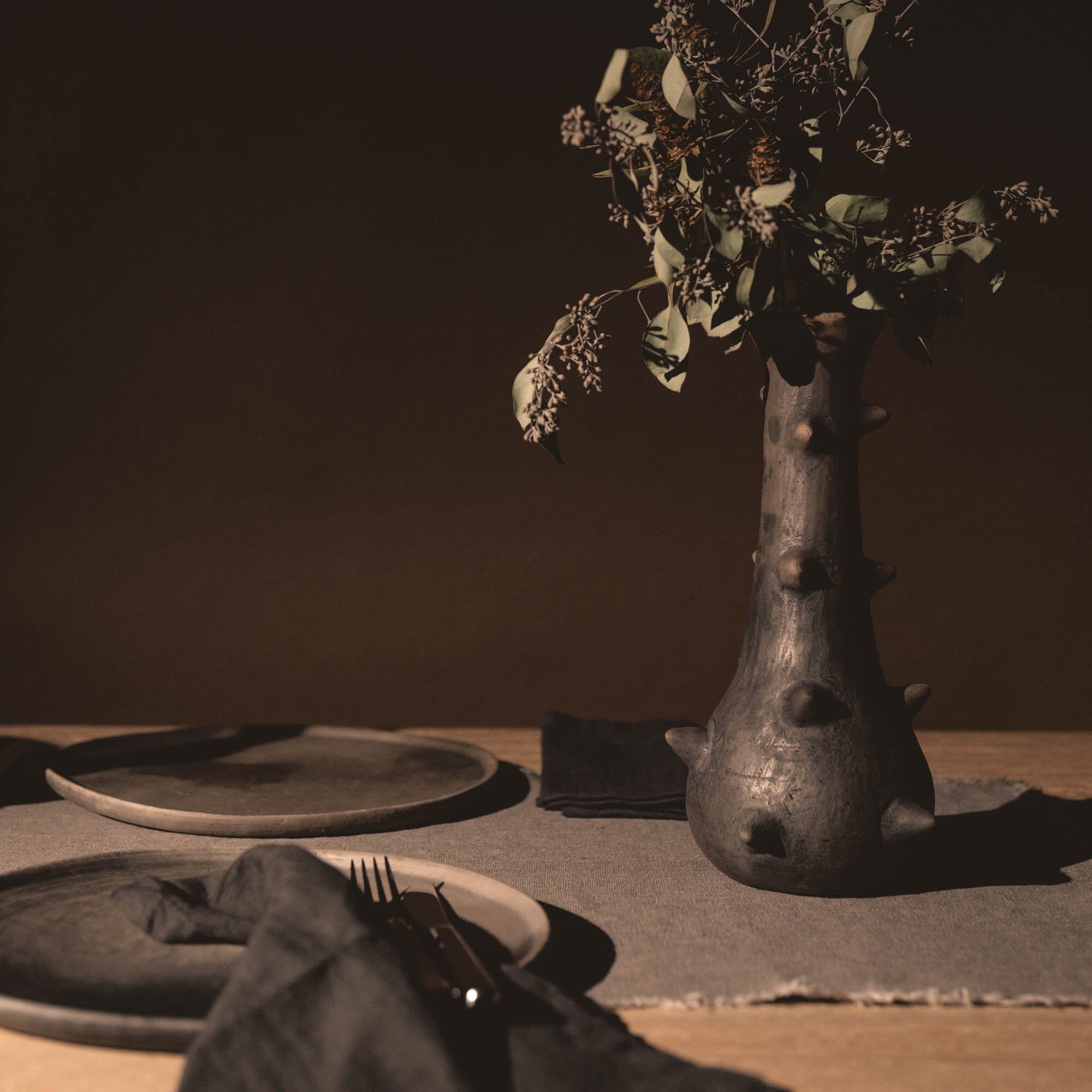Thorn Vase_Francisco_201-50-1050-173-Scorched-Earth | Obakki