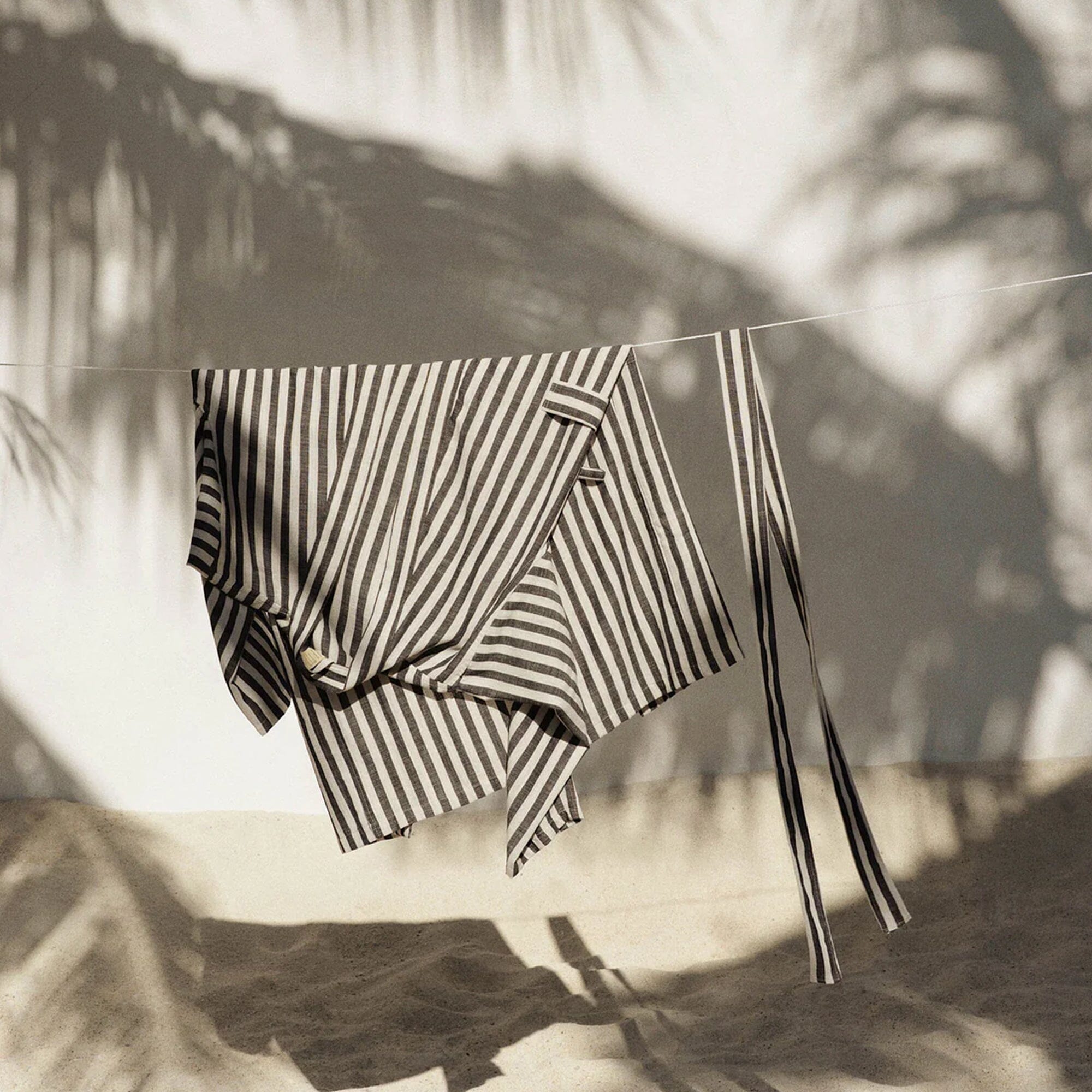 Turkish Linen Robe | Black Stripe_Mizar & Alcor_201-60-1034-171BLKSTRIPE-S | Obakki