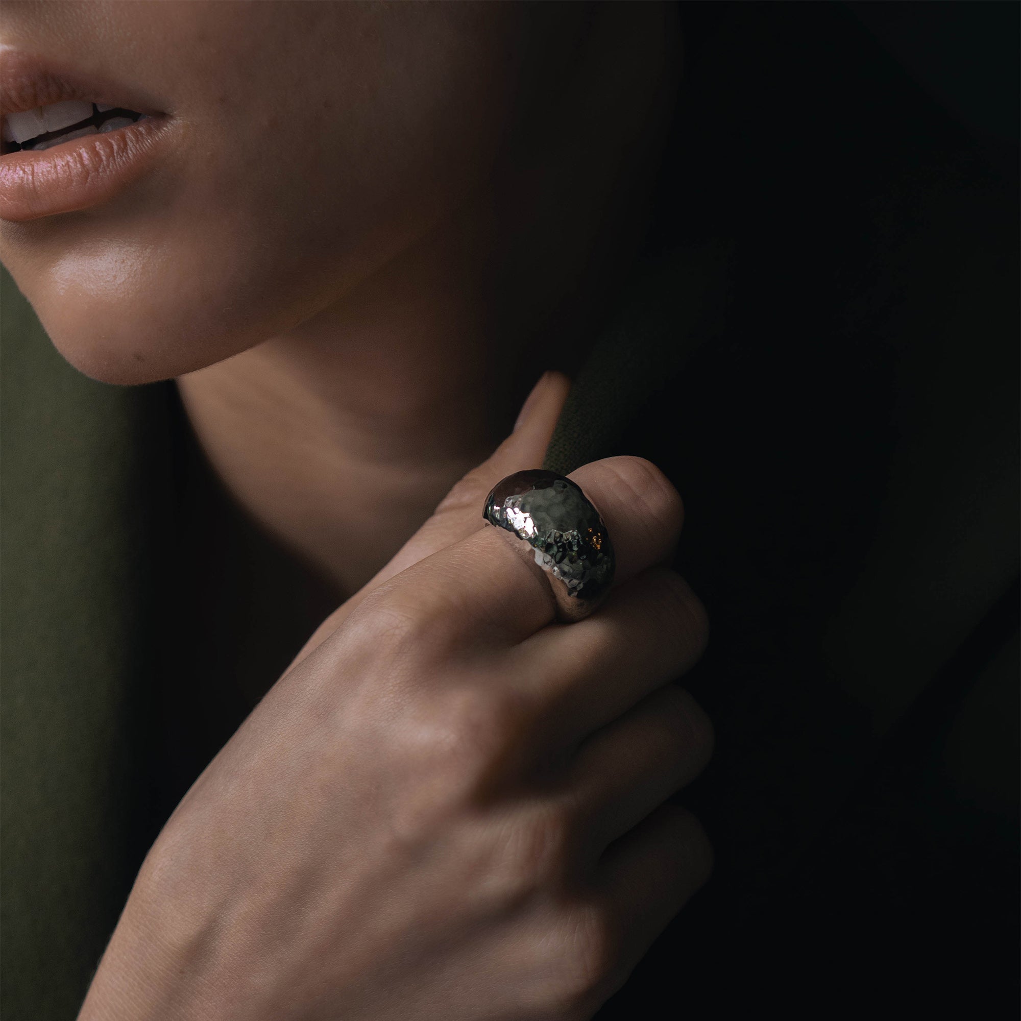 Chunky Hammered Ring - Ring by Sylvester | Obakki