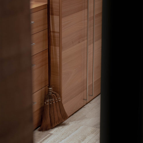 Cypress Broom | Short_Takada_201-55-0637-140-BRN-OS | Obakki
