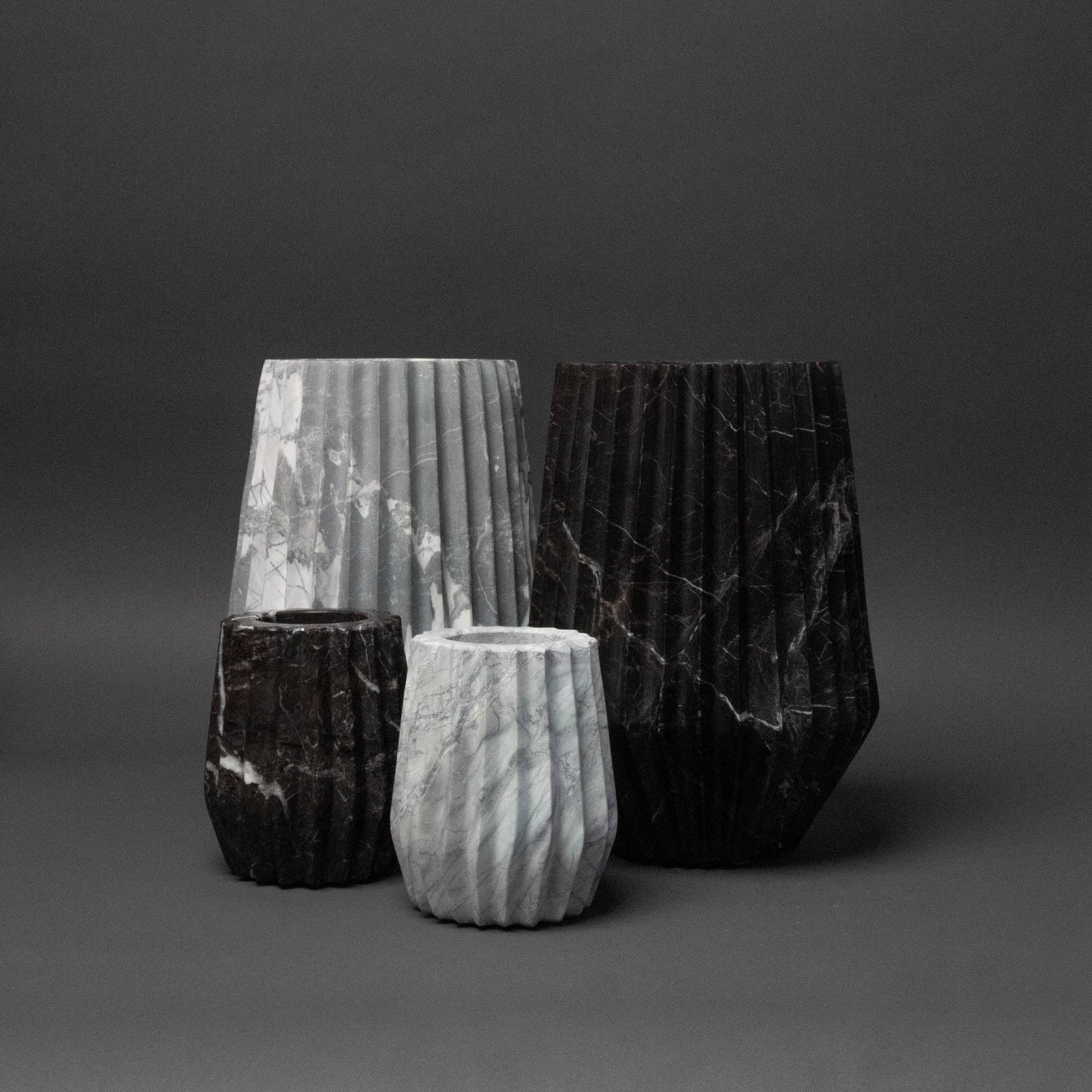 Duna Vase | Black - Vases by Ayres | Obakki