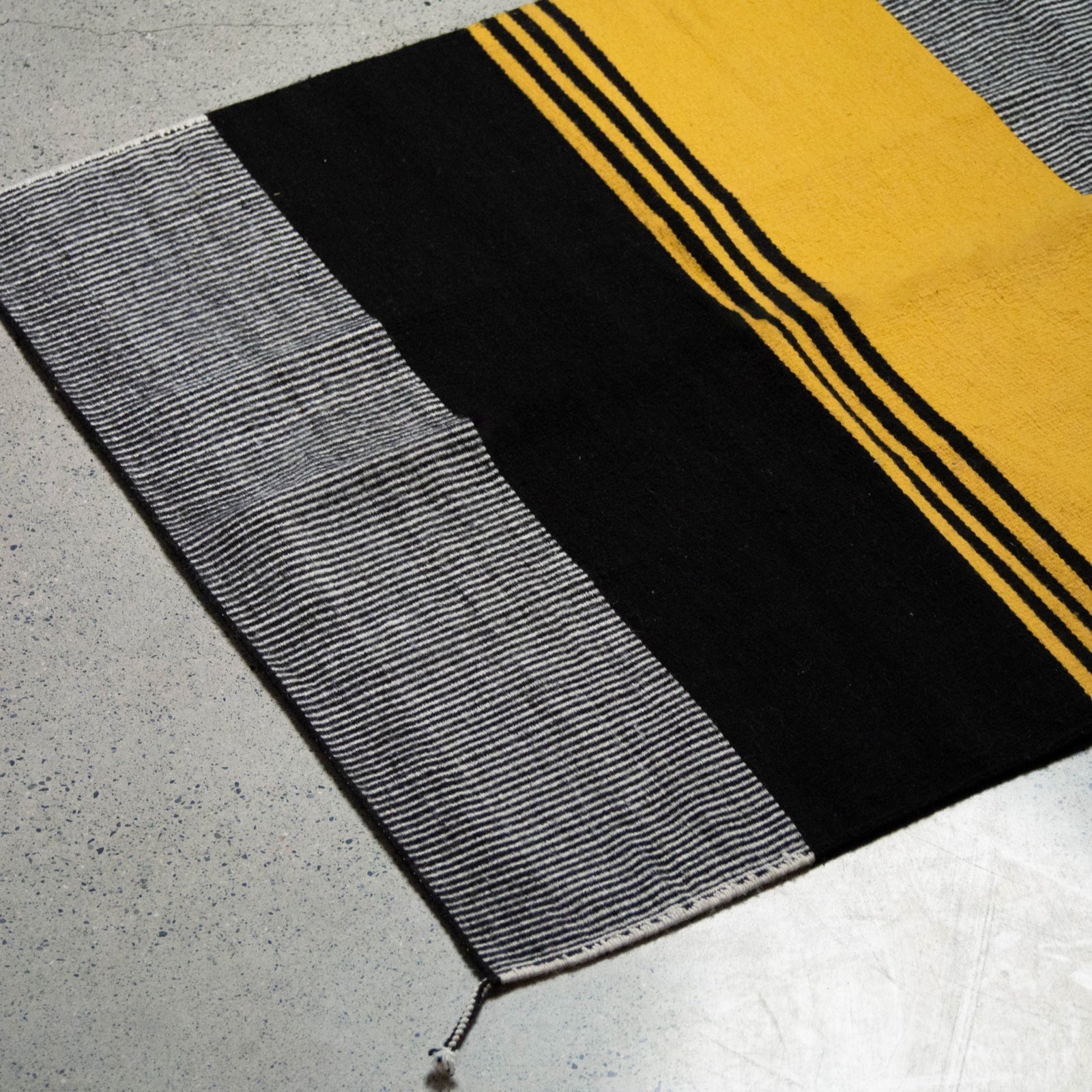 Hand-woven Oaxacan Bold Stripes Rug by Jose Mendoza | Obakki