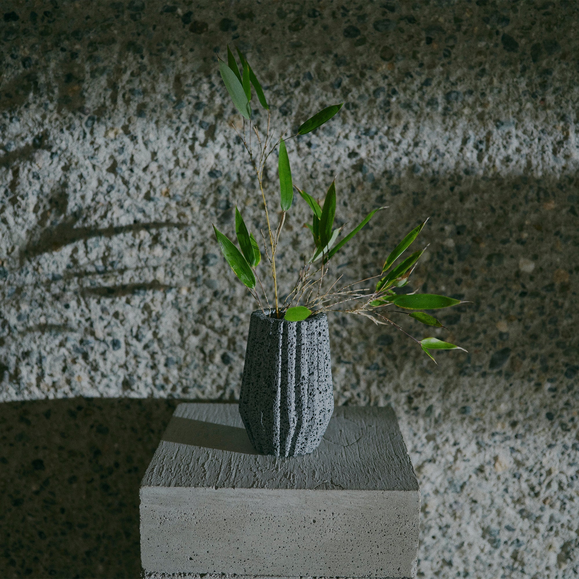 Mayapán Vase - Vases by Ayres | Obakki