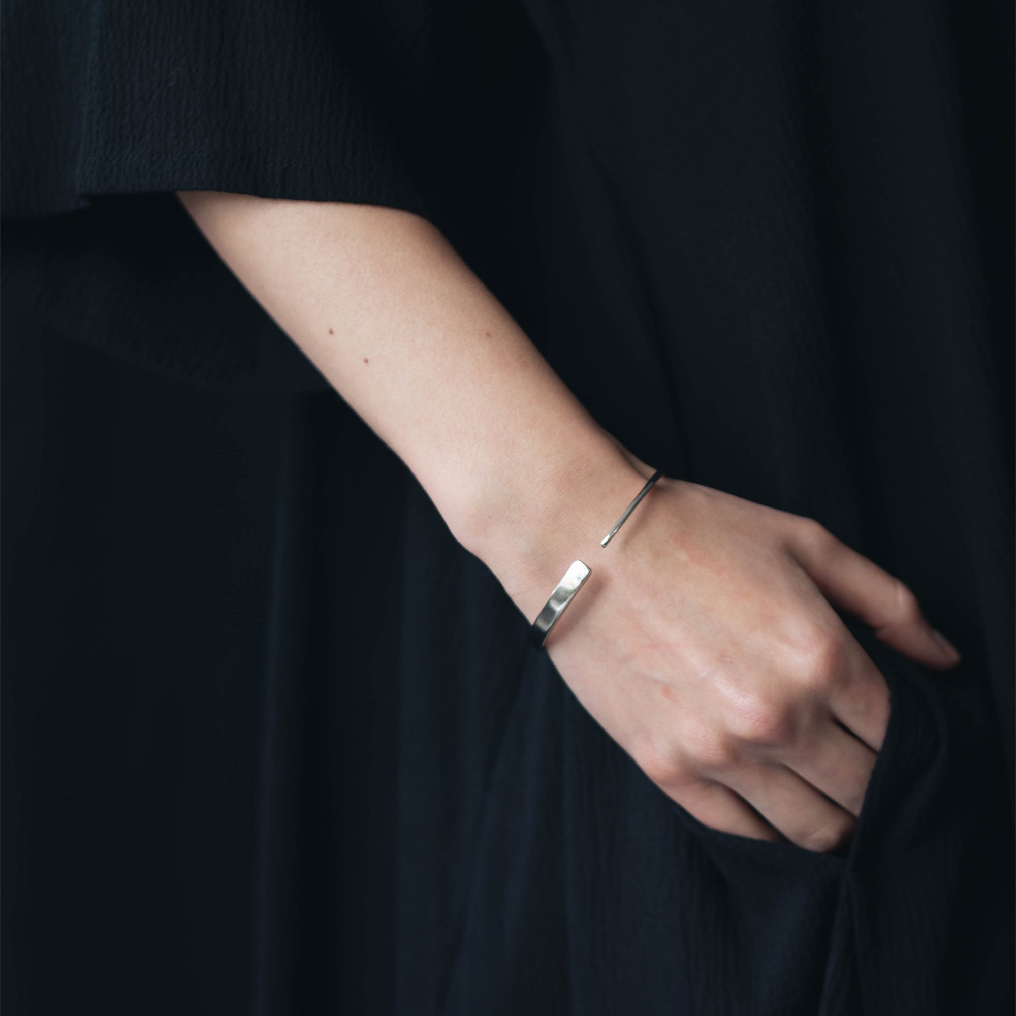 Nail Cuff - Bracelet by Sylvester | Obakki