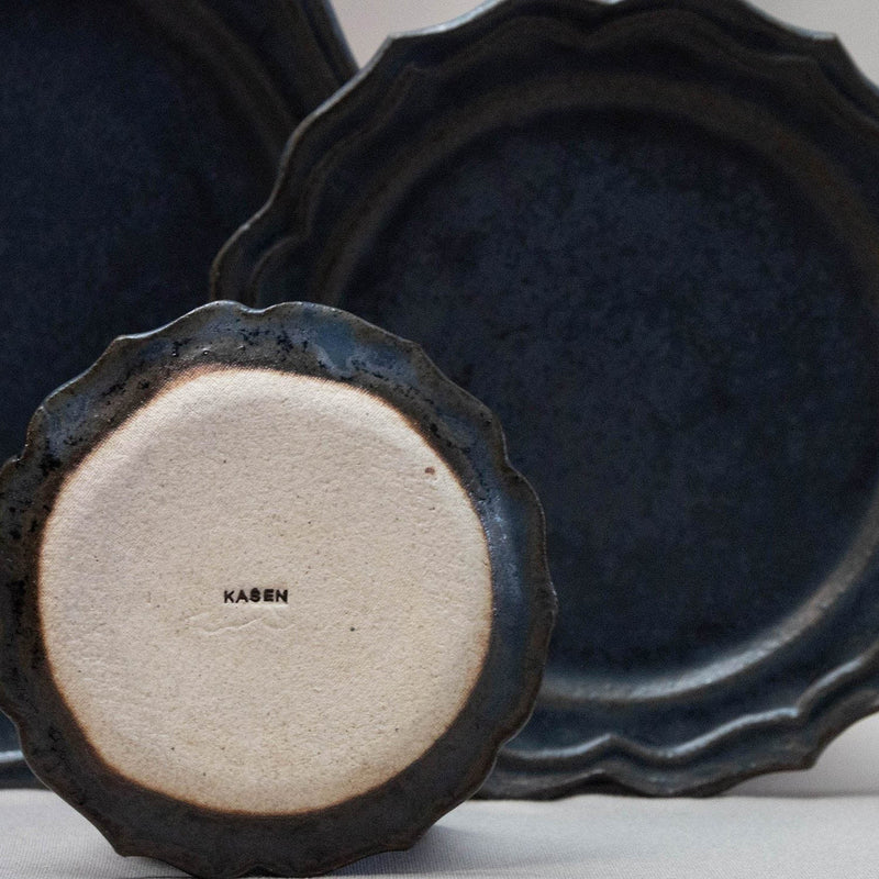 4.5" Blossom Plate | Black Plates 