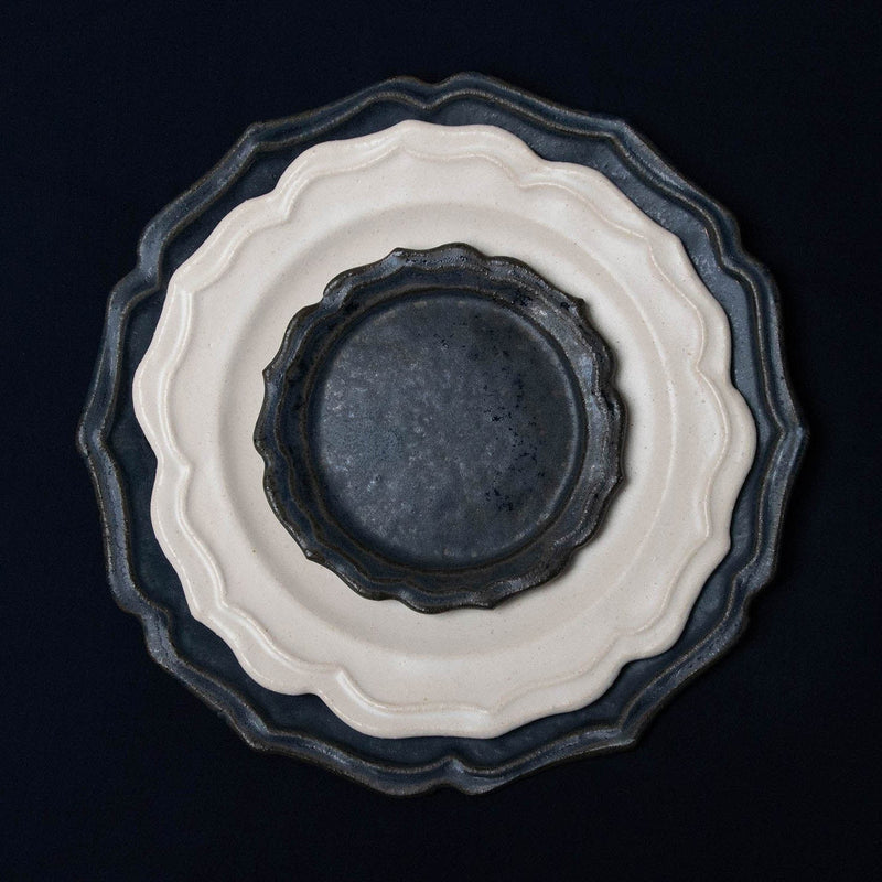 7.5" Blossom Plate | Black Plates 