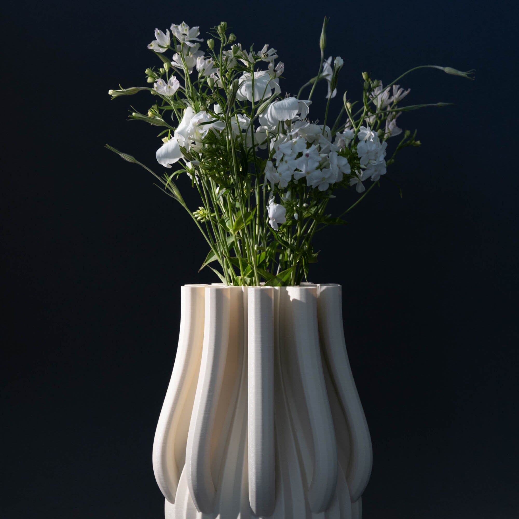 Absalon Vase Vases + Planters 