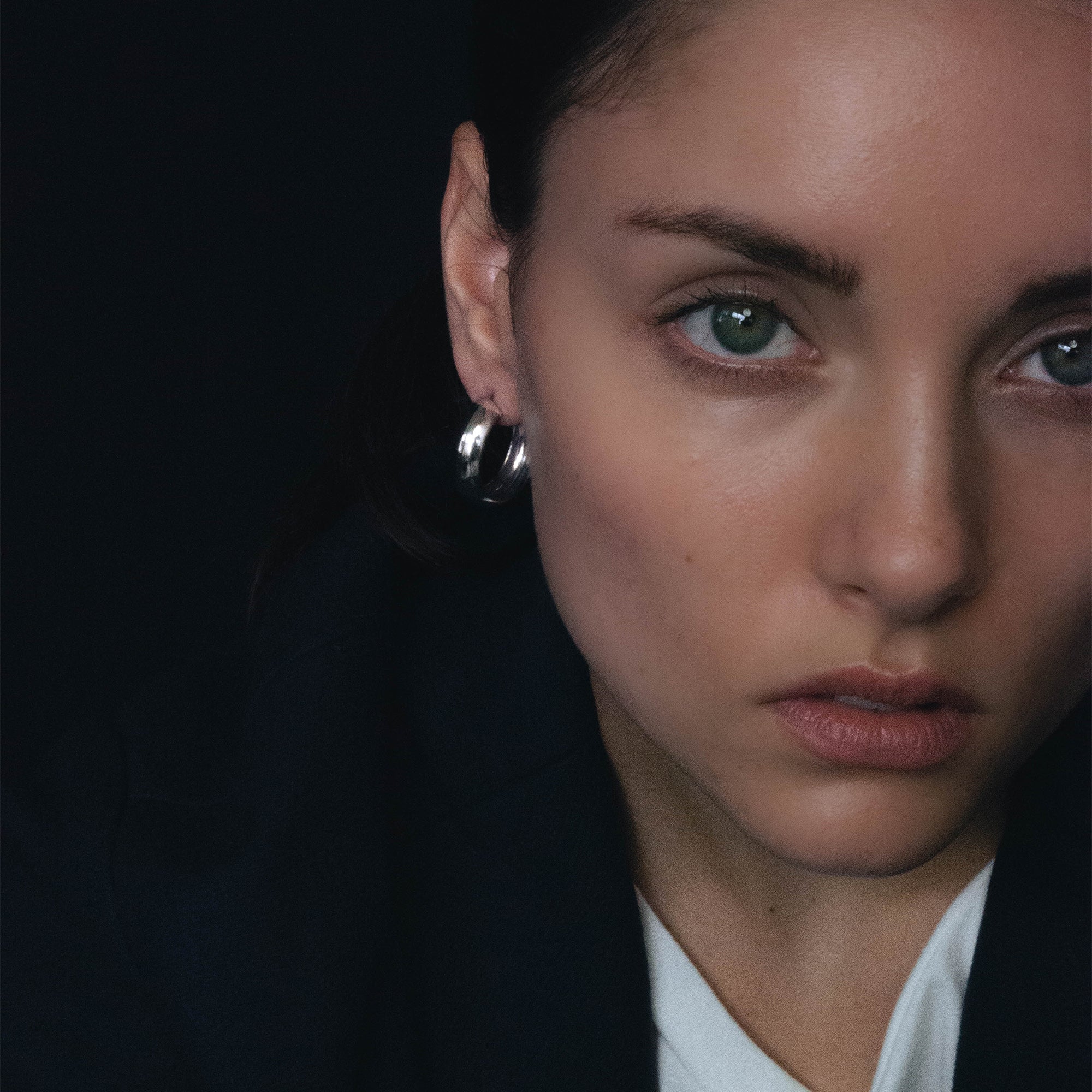 Rounded Hoop Earrings - Earring by Sylvester | Obakki