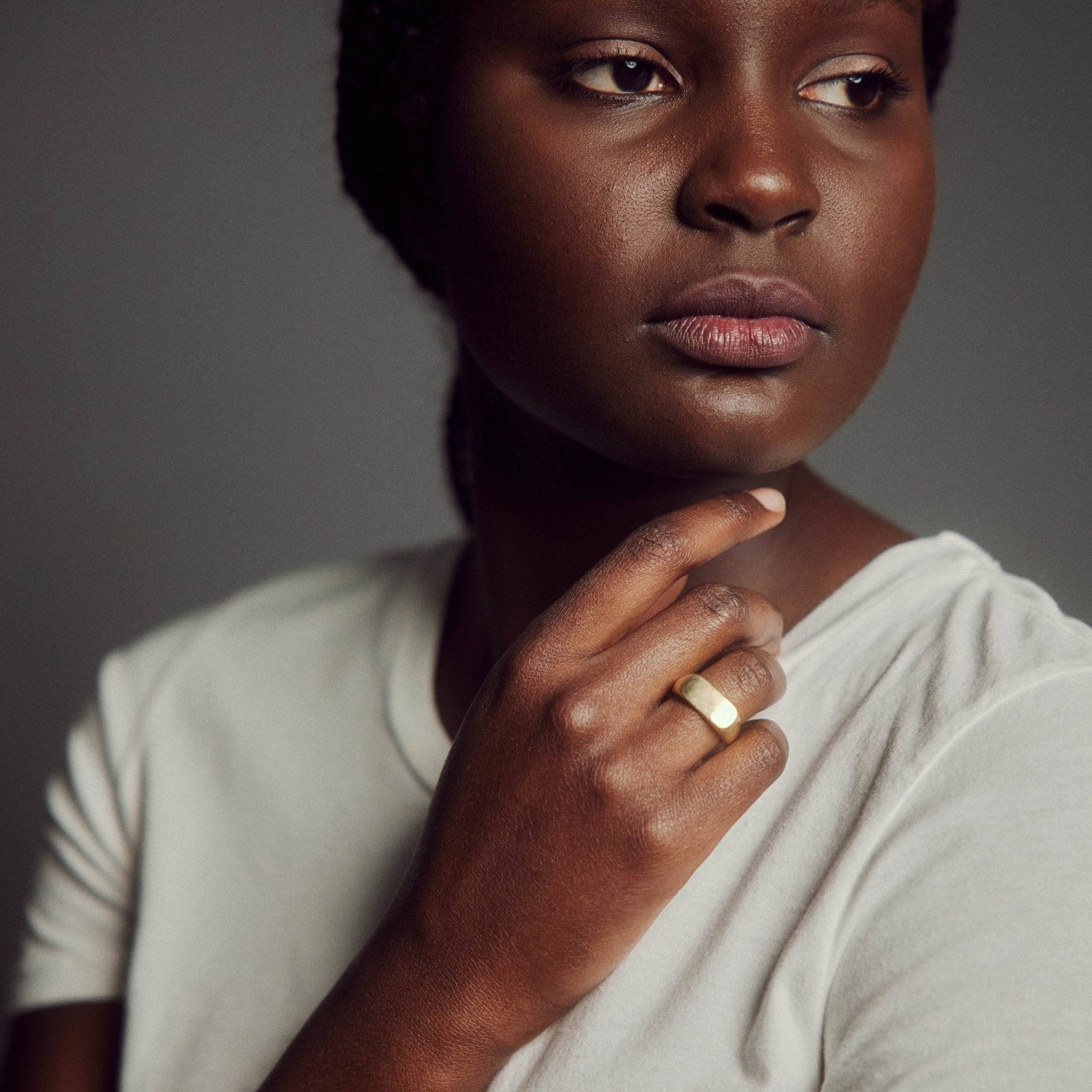 Slim Signet Ring - Ring by Sylvester | Obakki