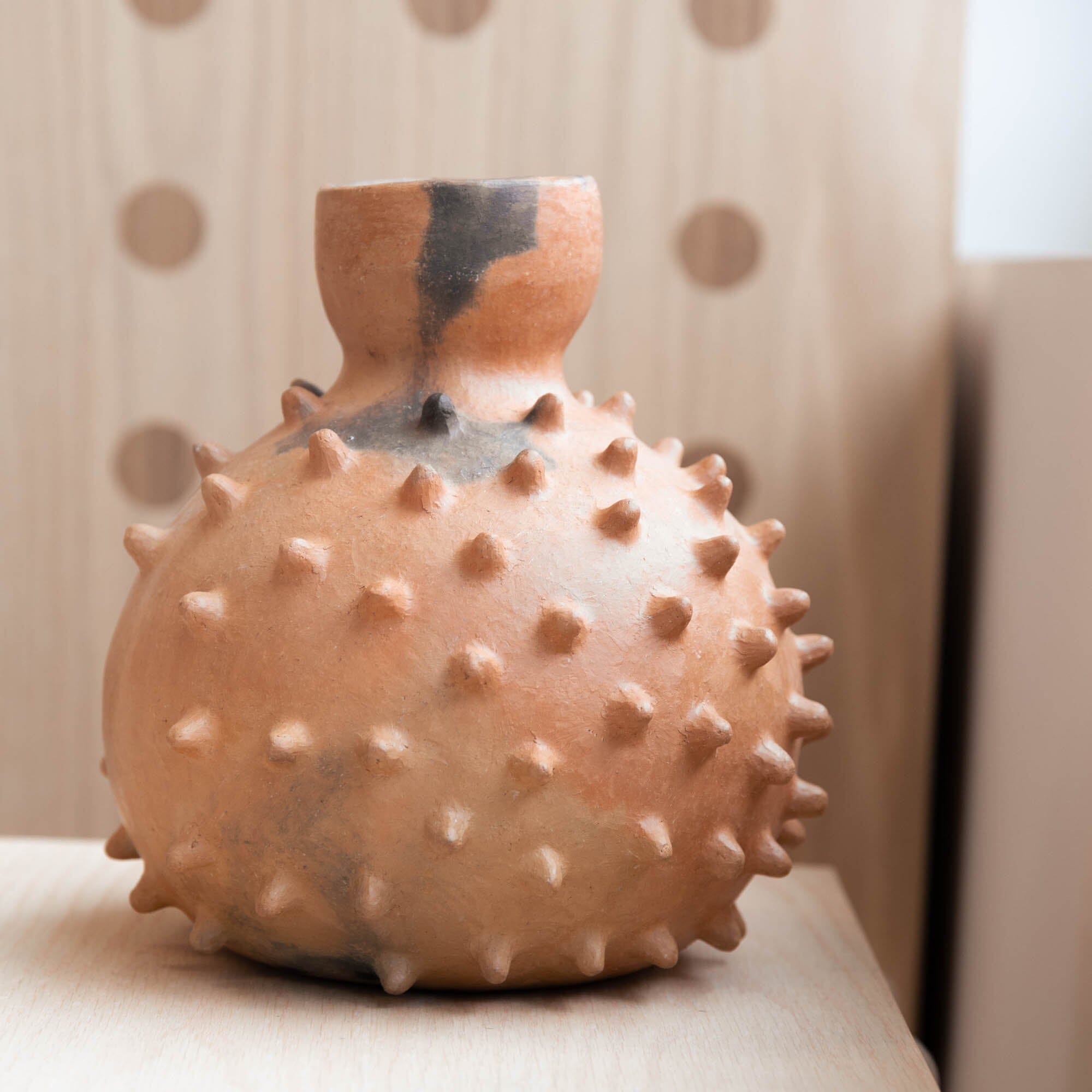 Spiked Pez Gordo Vase Vases Julio Martinez Diaz Obakki