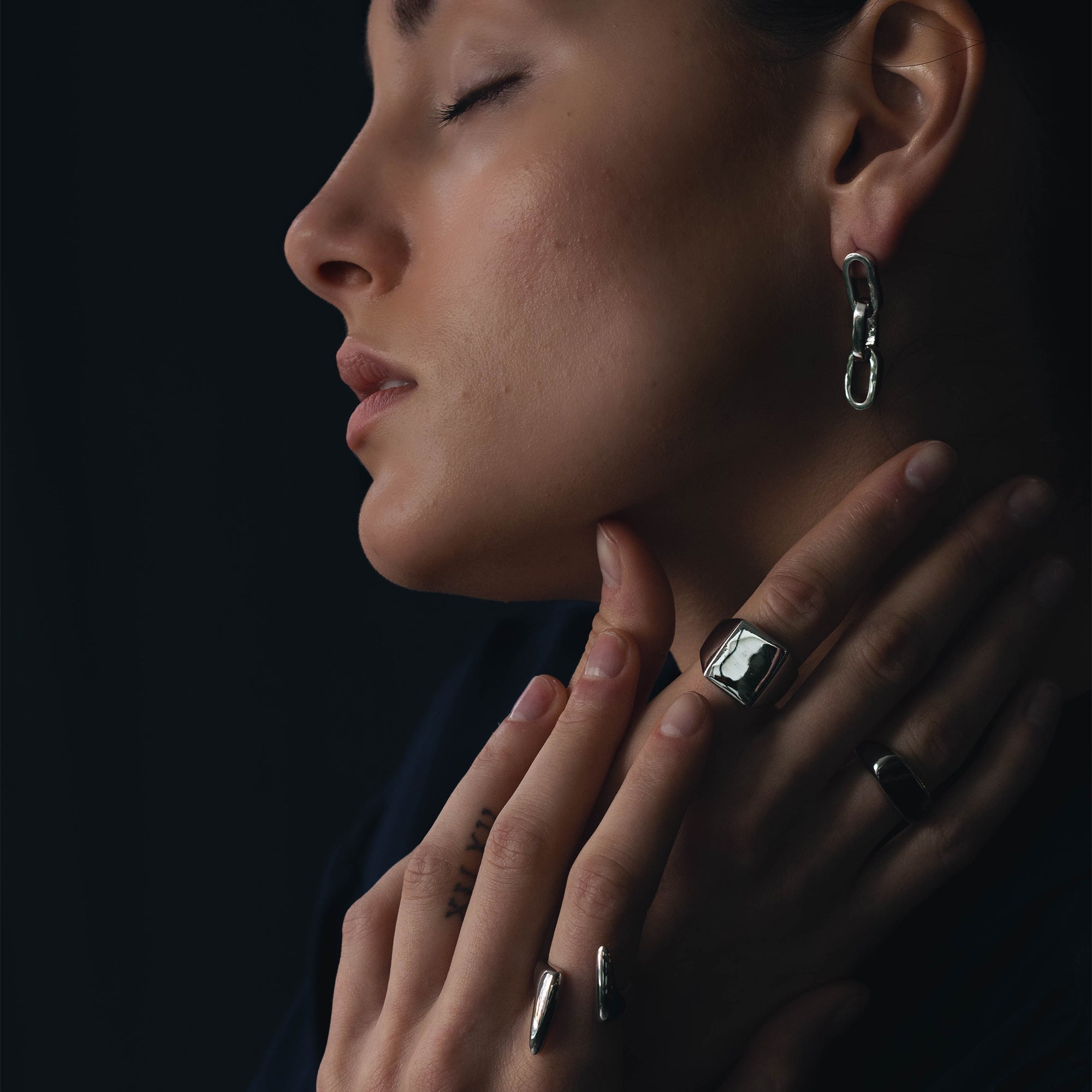 Square Signet Ring - Ring by Sylvester | Obakki