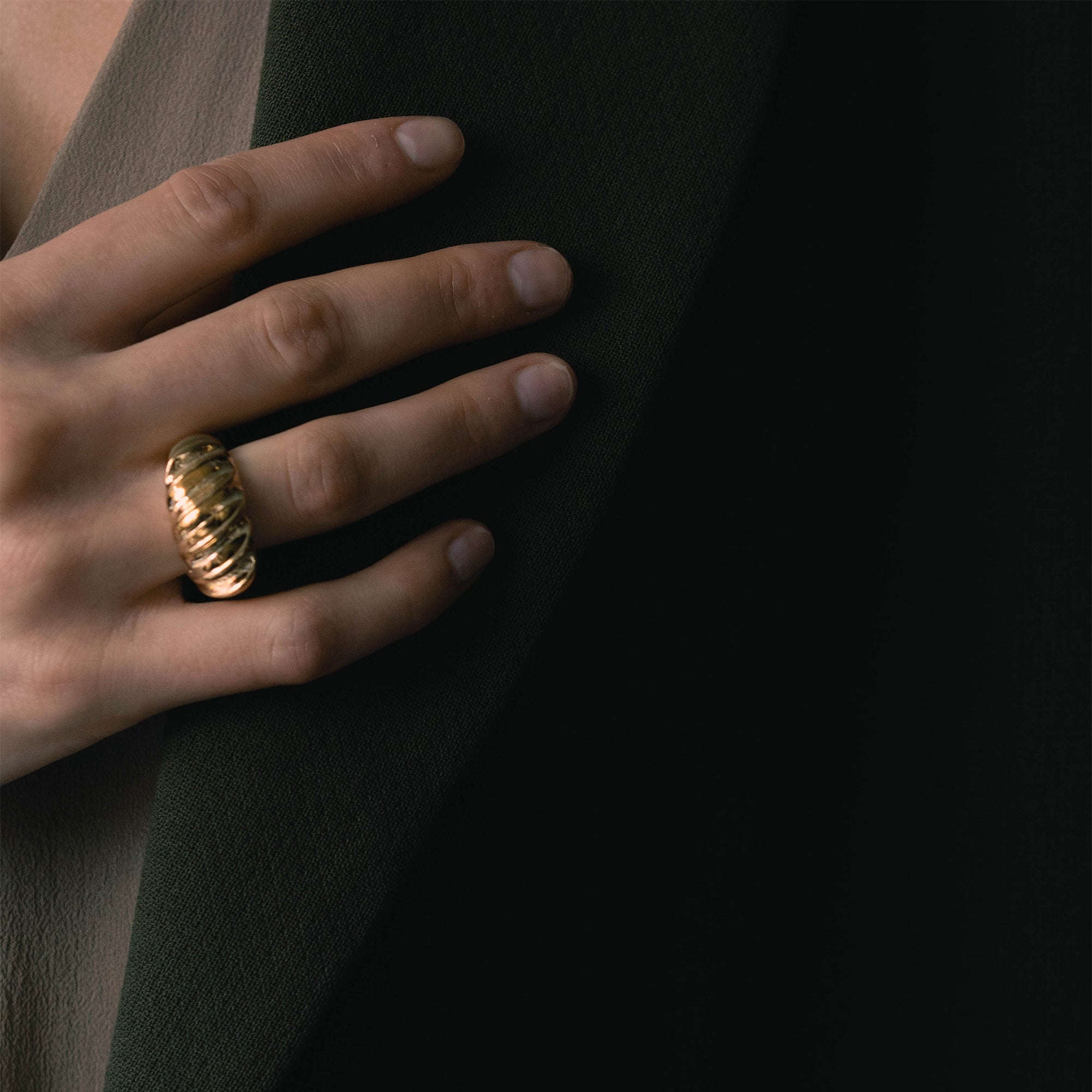 Twisted Chunky Ring - Ring by Sylvester | Obakki
